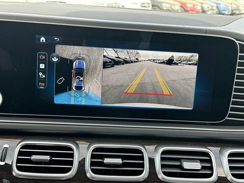 New 2026 Mercedes-Benz GLE 63 AMG S image 32