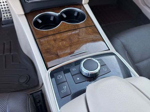 Used 2017 Mercedes-Benz E 400 Cabriolet image 23