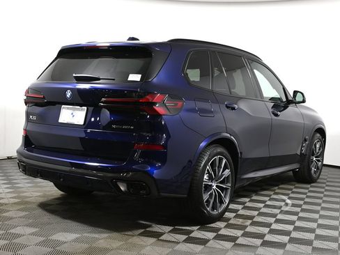 Used 2026 BMW X5 xDrive50e w/ M Sport Package AWD/4WD image 7
