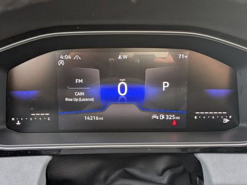 Used 2025 Volkswagen Jetta SE image 32