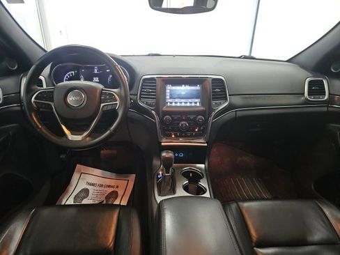 Used 2018 Jeep Grand Cherokee Limited image 33