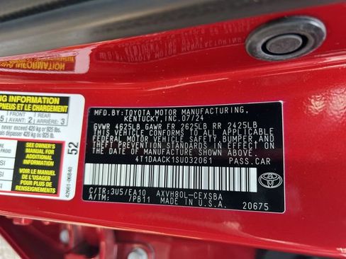 Used 2025 Toyota Camry SE FWD image 30