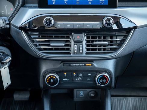 Used 2023 Ford Escape AWD image 30