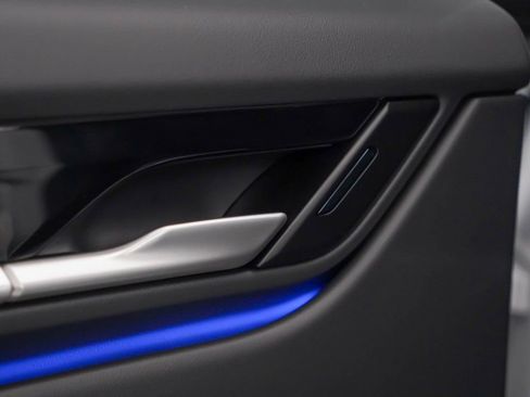 Certified 2025 Porsche Macan 4S Electric image 16