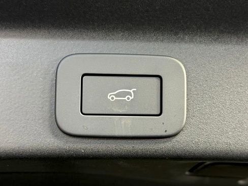 New 2026 Jaguar F-PACE R-Dynamic S image 17