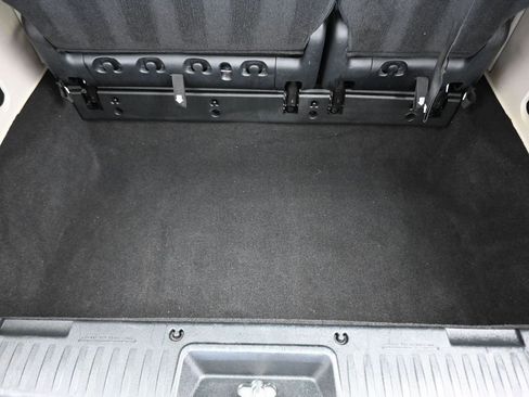 Used 2016 Dodge Grand Caravan SE image 49