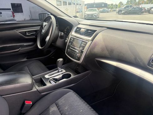 Used 2017 Nissan Altima 2.5 S w/ Power Driver Seat Package FWD image 12