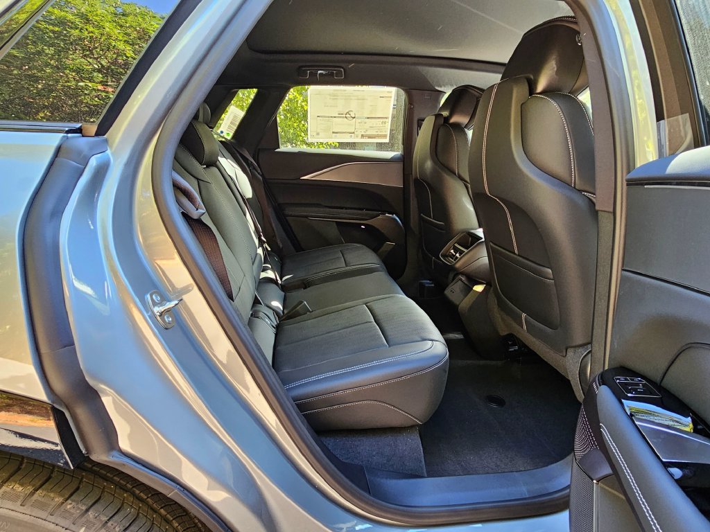 New 2027 Cadillac Lyriq Sport AWD/4WD image 10