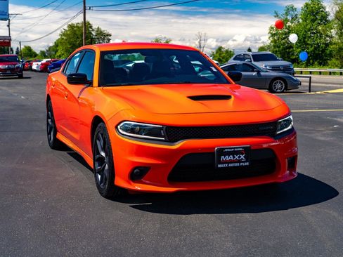 Used 2022 Dodge Charger GT w/ Blacktop Package RWD image 2