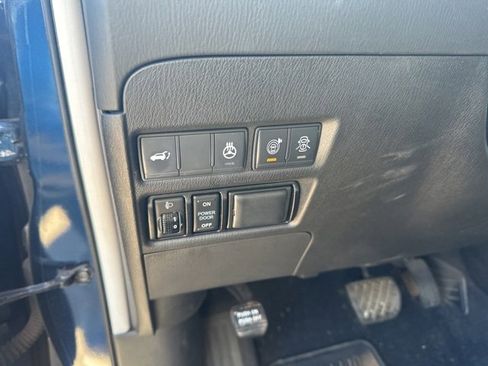 Used 2019 Nissan Armada Platinum w/ Captain's Chairs Package image 7