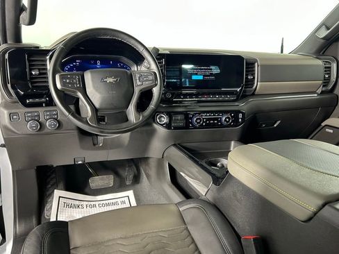 Used 2024 Chevrolet Silverado 2500 ZR2 w/ Technology Package AWD/4WD image 18