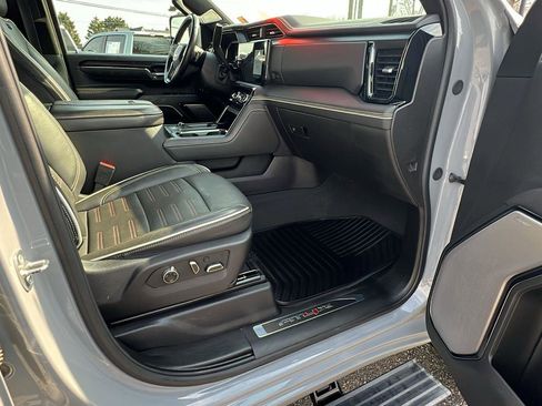 Used 2024 GMC Sierra 2500 AT4X image 17