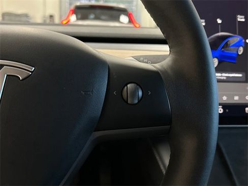 Used 2022 Tesla Model 3 image 11