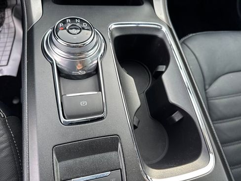 Used 2017 Ford Fusion SE w/ Fusion SE Technology Package image 41