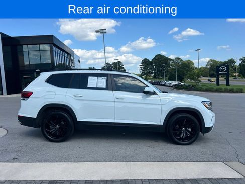 Certified 2023 Volkswagen Atlas SE w/ Black Wheel Package FWD image 4