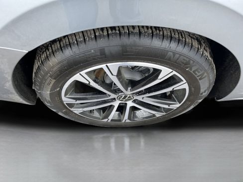 Used 2025 Volkswagen Jetta Sport image 9