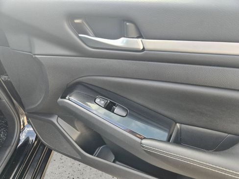 Used 2023 Nissan Altima 2.5 SV FWD image 32