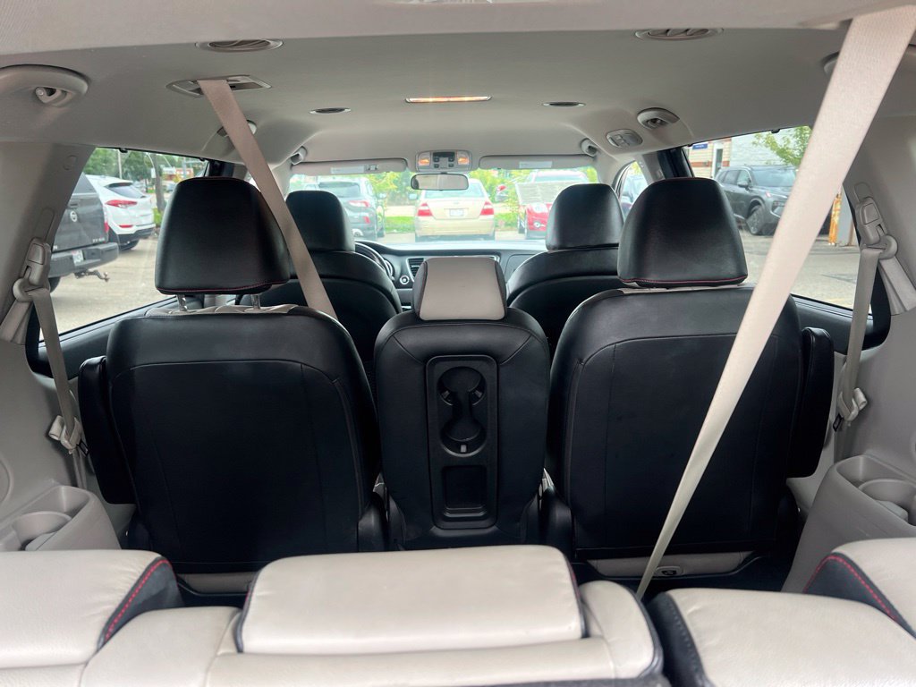 Used 2019 Kia Sedona EX FWD image 11