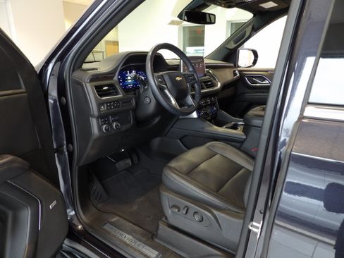 Used 2022 Chevrolet Tahoe LT w/ Luxury Package AWD/4WD image 11