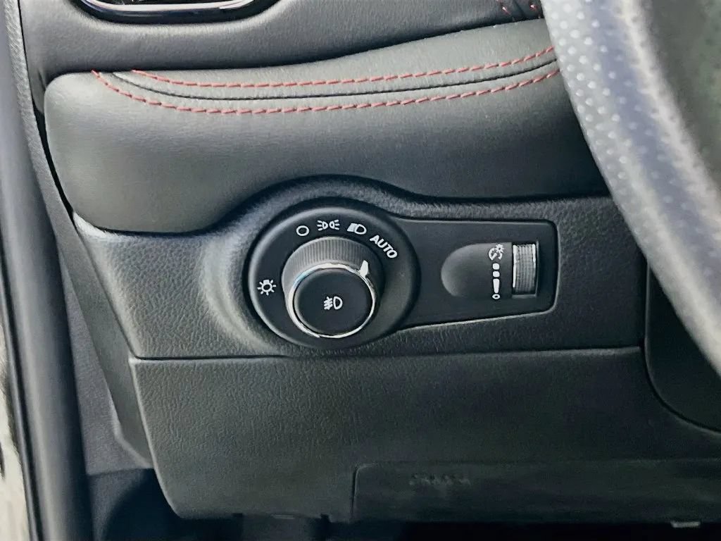 Used 2023 Dodge Durango GT AWD/4WD image 11