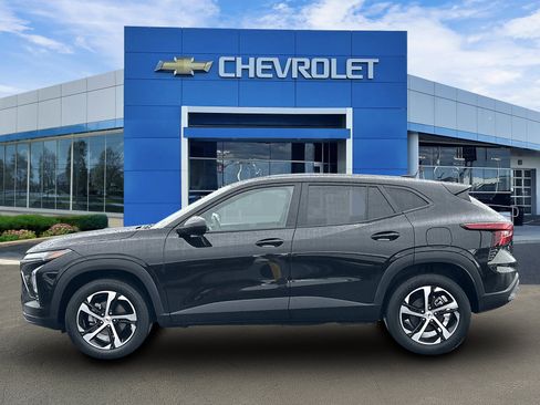 Certified 2024 Chevrolet Trax RS w/ Driver Confidence Package FWD image 5