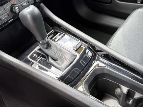 Used 2023 Jeep Compass Limited AWD/4WD image 23