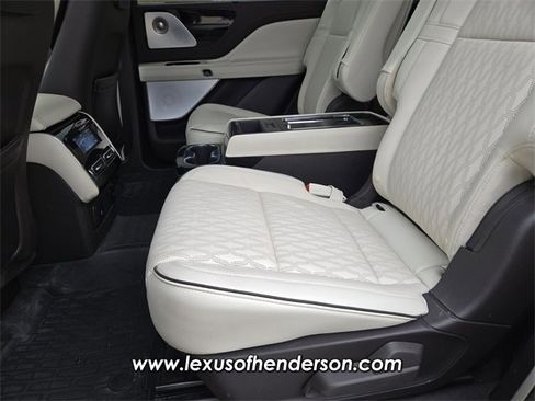 Used 2023 Lincoln Aviator Black Label w/ Jet Package image 12