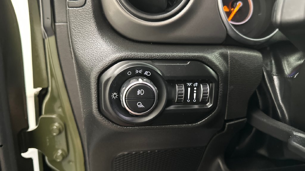 Used 2022 Jeep Gladiator Sport AWD/4WD image 30