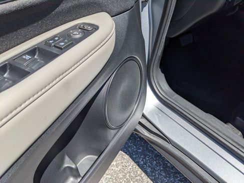 Used 2022 Honda HR-V LX image 23