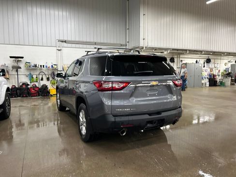 Used 2020 Chevrolet Traverse LT w/ Driver Confidence II Package AWD/4WD image 4