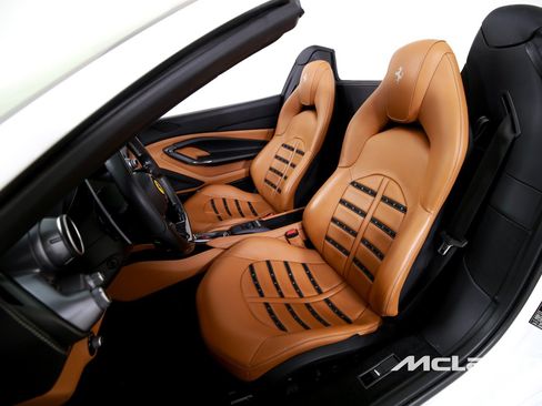Used 2023 Ferrari F8 Tributo RWD image 12