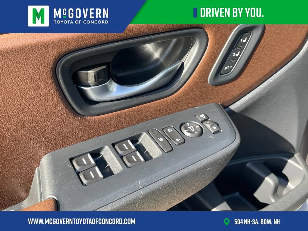 Used 2025 Honda Pilot Elite image 13