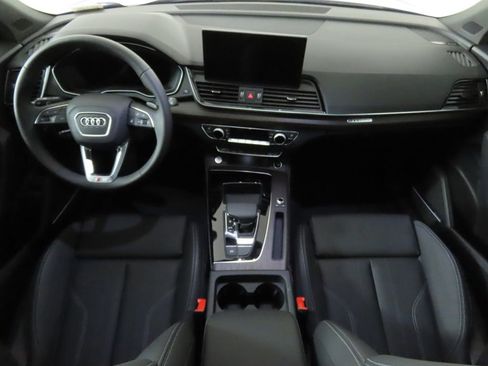 Used 2025 Audi Q5 e Premium Plus w/ Premium Plus Package image 14