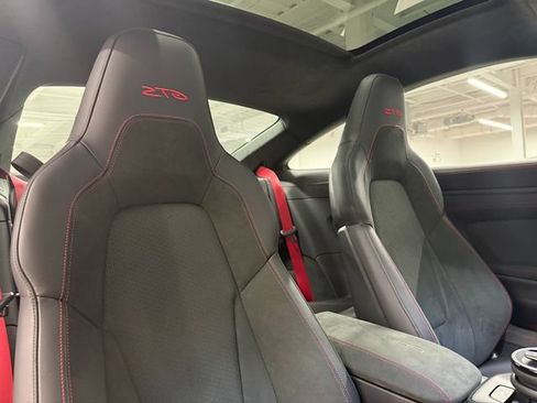 Certified 2026 Porsche 911 GTS image 31