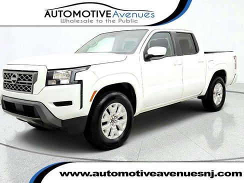 Used 2022 Nissan Frontier SV RWD image 1