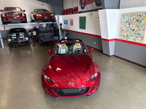 Used 2019 MAZDA MX-5 Miata RF Grand Touring w/ Interior Package image 54