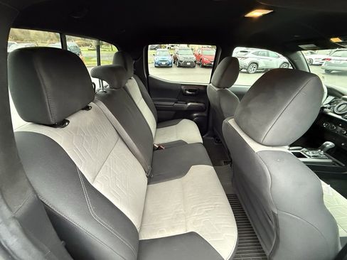 Used 2023 Toyota Tacoma TRD Sport image 15