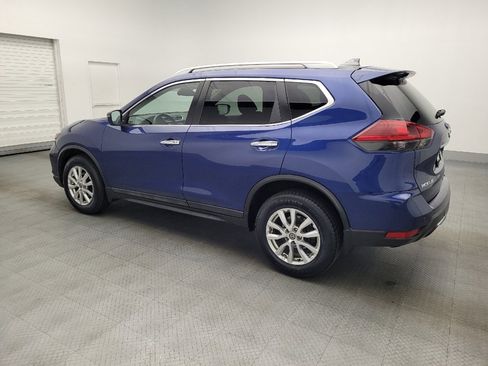 Used 2020 Nissan Rogue SV image 3