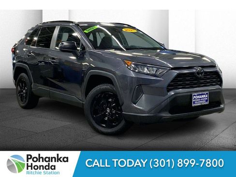 Used 2021 Toyota RAV4 LE image 1