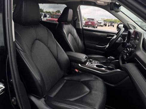 Used 2023 Toyota Highlander Limited image 27