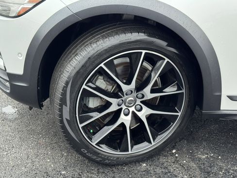 Used 2018 Volvo V90 T6 Cross Country w/ Convenience Package image 44