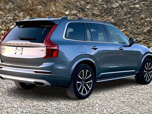 Used 2019 Volvo XC90 T6 Momentum w/ Advanced Package image 2