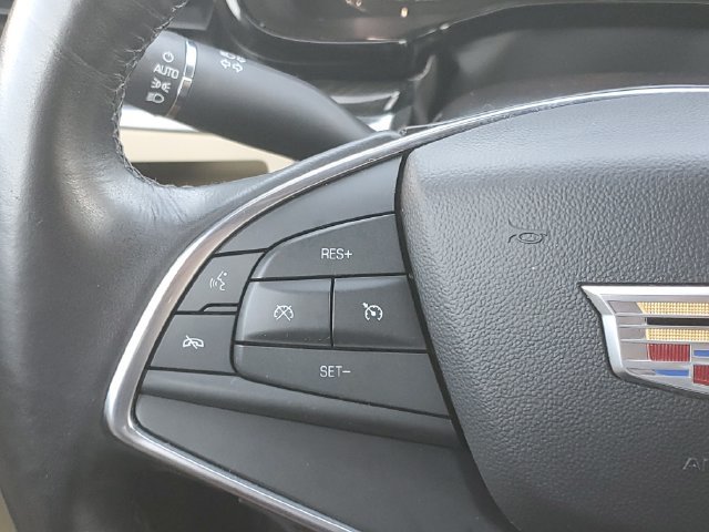 Used 2018 Cadillac XT5 FWD image 22