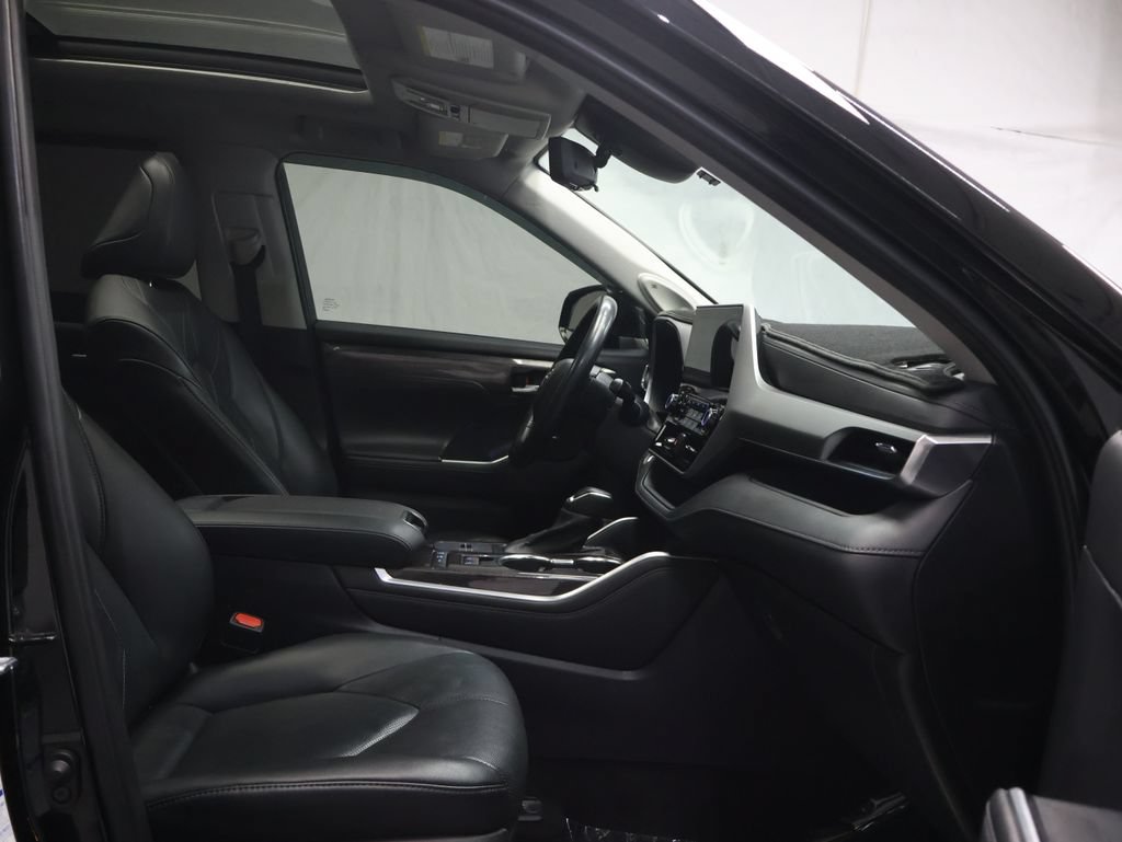 Used 2021 Toyota Highlander Platinum AWD/4WD image 9