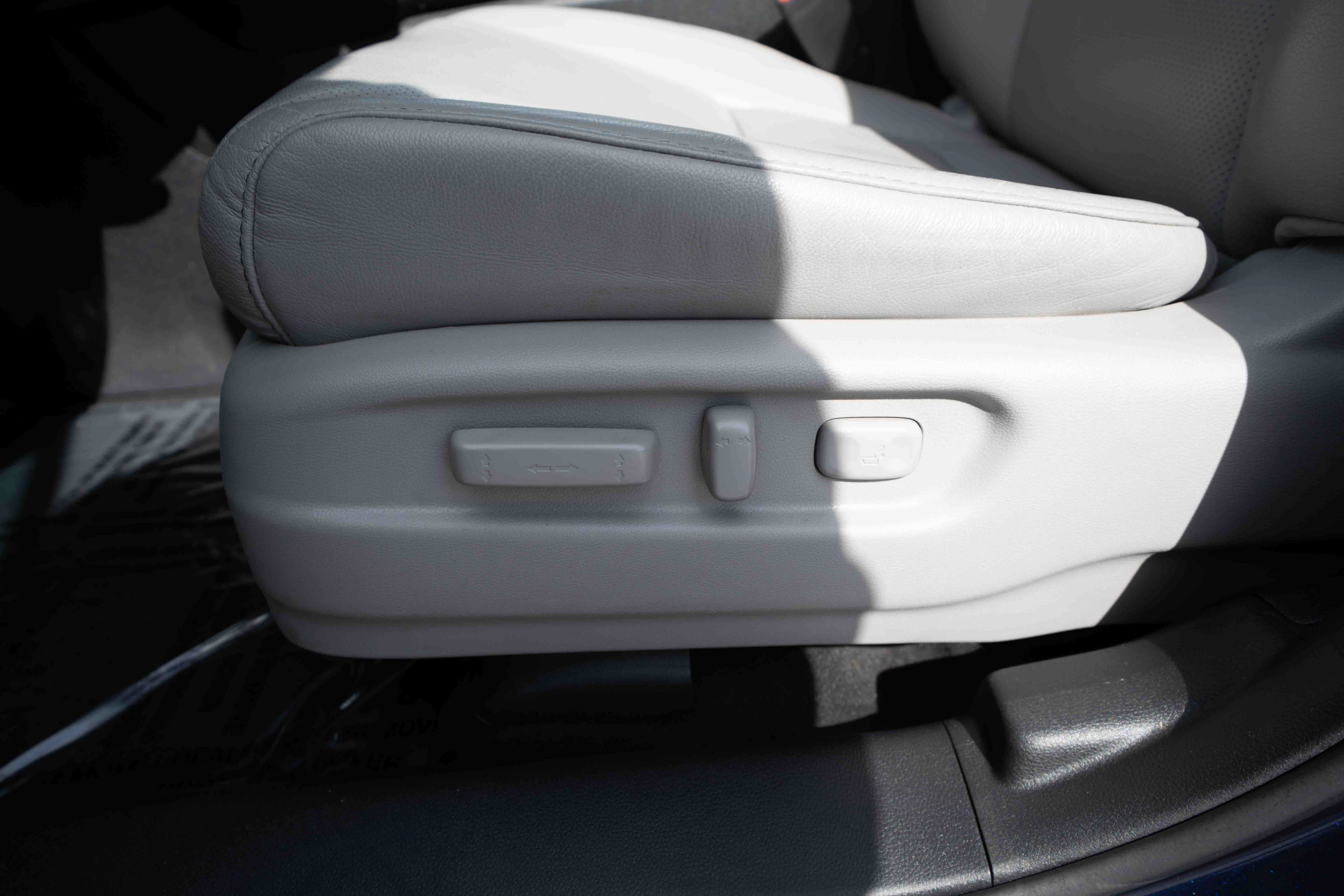 Used 2025 Honda Passport EX-L image 12