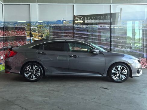 Used 2018 Honda Civic EX-T image 3