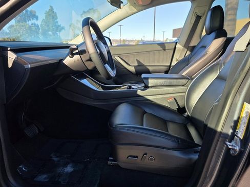 Used 2021 Tesla Model Y Long Range image 11