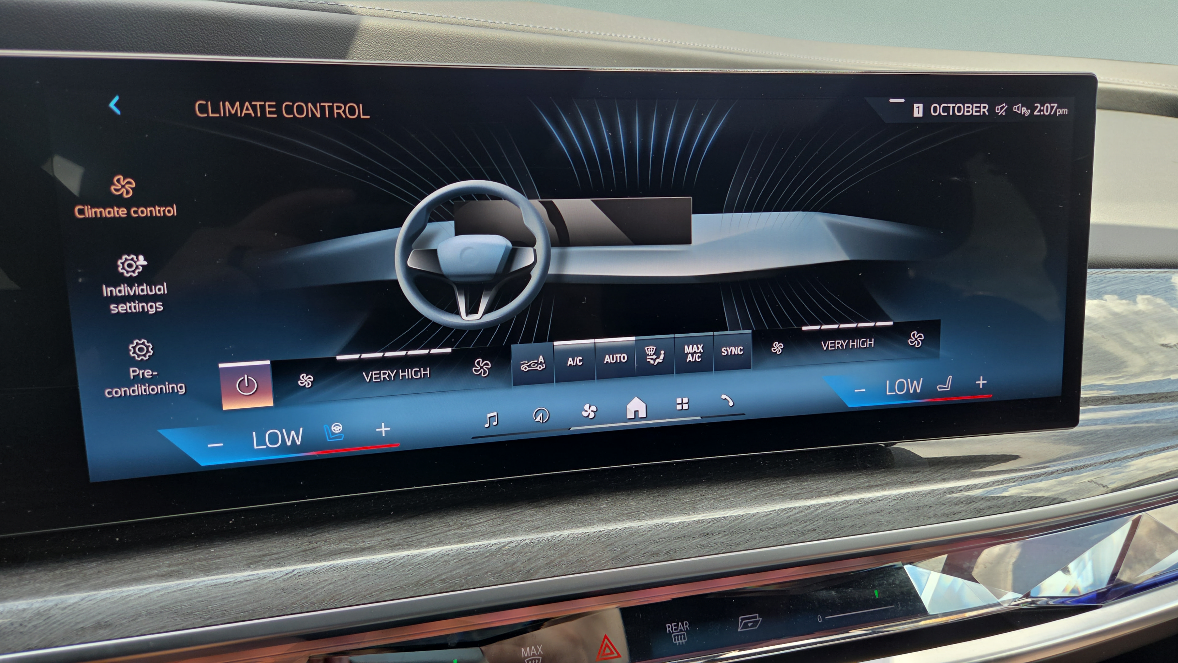 Certified 2023 BMW i7 xDrive60 AWD/4WD image 29