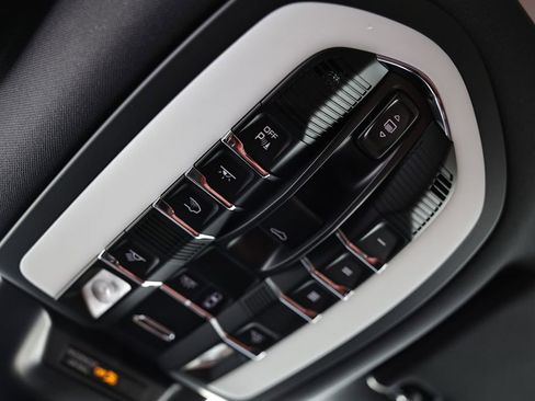 New 2026 Porsche Macan S image 43