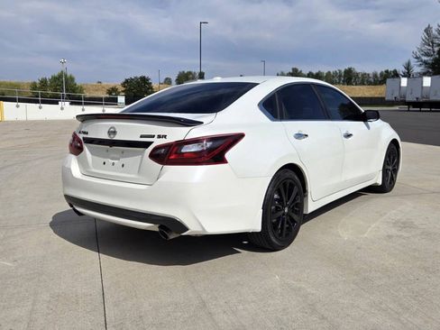 Used 2018 Nissan Altima 2.5 SR w/ SR Midnight Edition FWD image 5